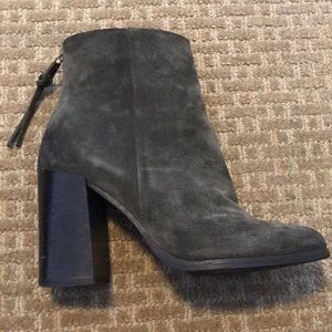 Olive green Steve Madden suede booties. Size 8